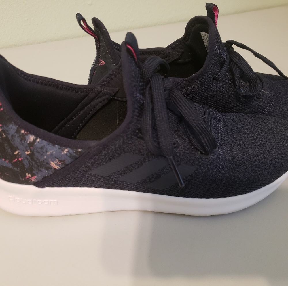 ADIDAS Cloudfoam tennis shoes